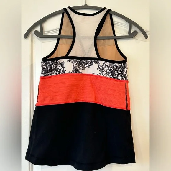 Women’s Lululemon Tank - Picture 2 of 3